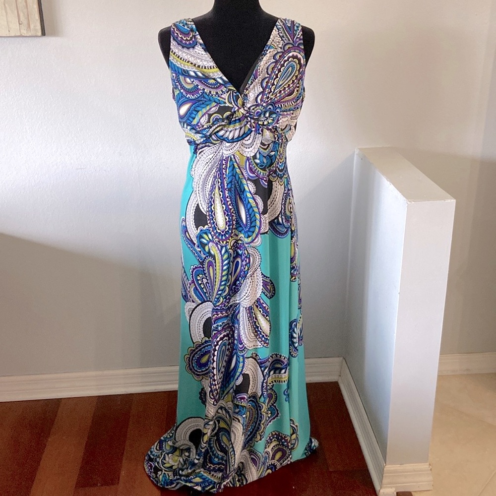 Elegant Blue Paisley Maxi Dress